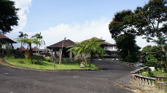 The Ghost Palace Hotel di Bali ~ Rumah Apartemen Hotel 