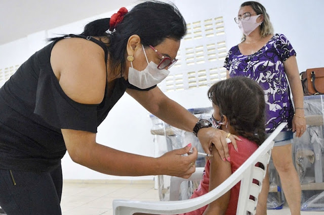 Imunizantes contra Covid-19 podem ser administrados simultaneamente com outras vacinas de rotina, em João Pessoa