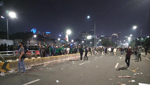 Demo di DPR Ricuh, 20 Orang Perusuh Diamankan Polda Metro