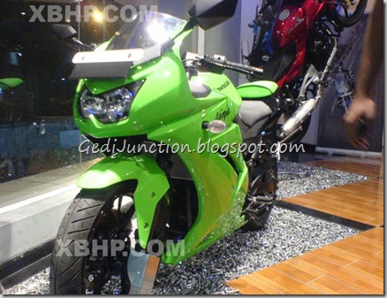 kawasaki ninja 250R in India pune showroom pbk2