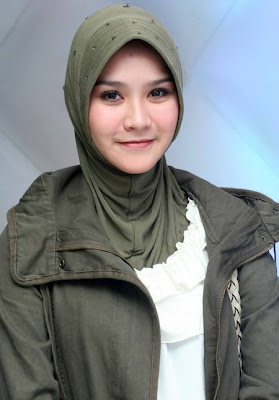 Artis Indonesia Paling Cantik Saat Berjilbab