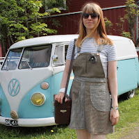 https://laukkumatka.blogspot.fi/2017/06/lappuhaalarimekko-eloisa-dungaree-dress.html