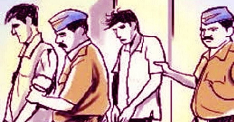 Police-was-searching-for-a-long-time-two-most-wanted-crooks-of-85000-rupees-were-caught