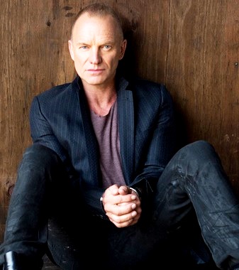 Foto de Sting con cabello muy corto