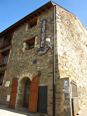 Aparthotel les Corts en Llivia