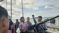 Lanal Bintan Gaet Siswa-Siswi SMAN 1 Mantang Bintan Wisata Edukasi Ke KRI Clurit-641