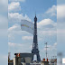 Paris : Mais quel est ce drapeau géant qui flotte au sommet de la tour Eiffel ?