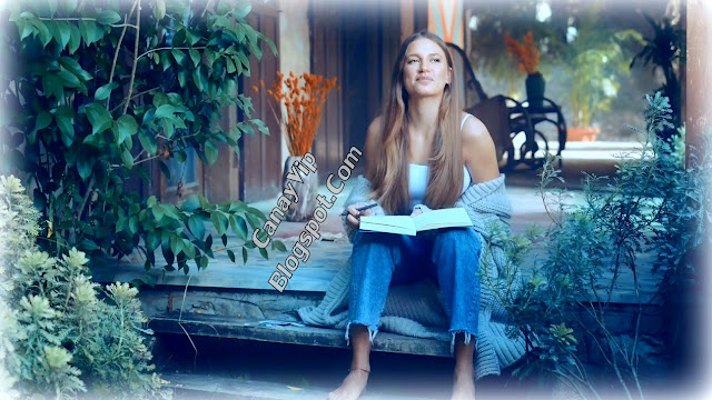 Serenay Sarıkaya Foto 2020