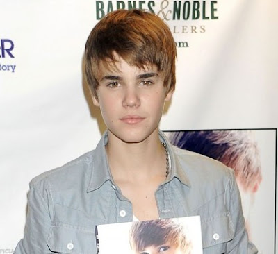 justin bieber with short hair 2011. justin bieber short hair