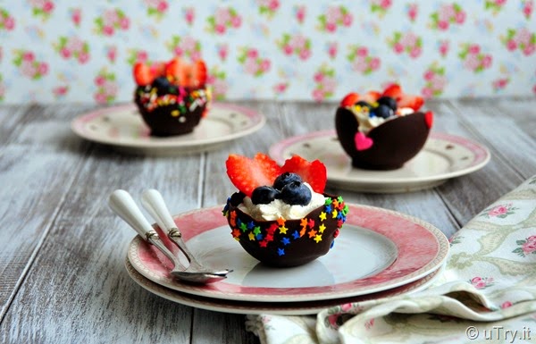 How to Make Edible Chocolate Dessert Bowls with Video Tutorial  http://uTry.it