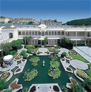 Hidup ala maharaja di Taj Lake Palace, Udaipur, India - www.jurukunci.net