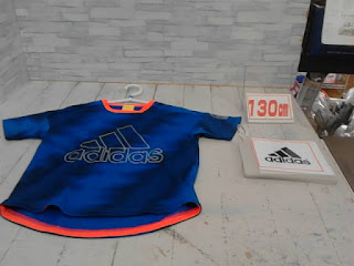 中古品　子供服　130㎝　adidas　ブルー　半袖Tシャツ　498円