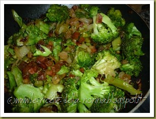 Penne con cipollotto, brocccoli e pancetta (5)