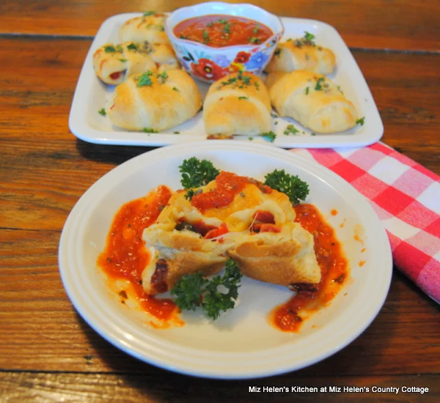 Pizza Roll Appetizer at Miz Helen's Country Cottage