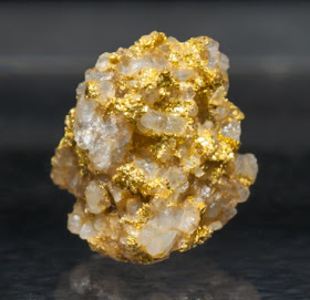 pedra de quartzo com ouro encontrado em São Paulo, Brasil