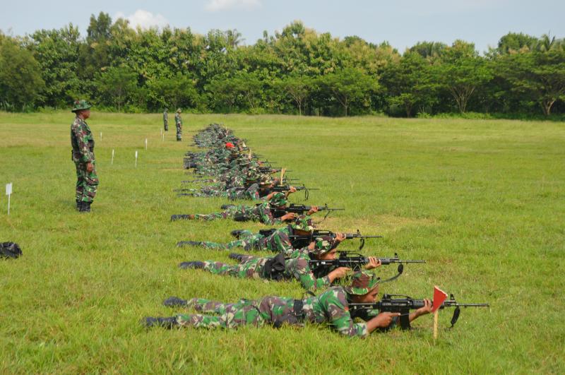 Latihan Hirbak Satuan Yonif 412/Raider Kostrad