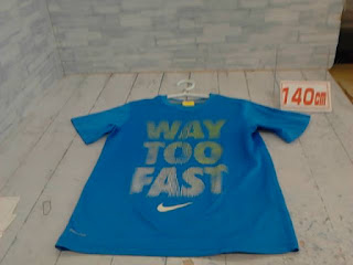 中古品　子供服　１４０ｃｍ　NIKE　ライトブルー　半袖Tシャツ　３３０円