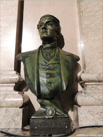 Ayuntamiento de Montreal: Escultura del Primer Alcalde