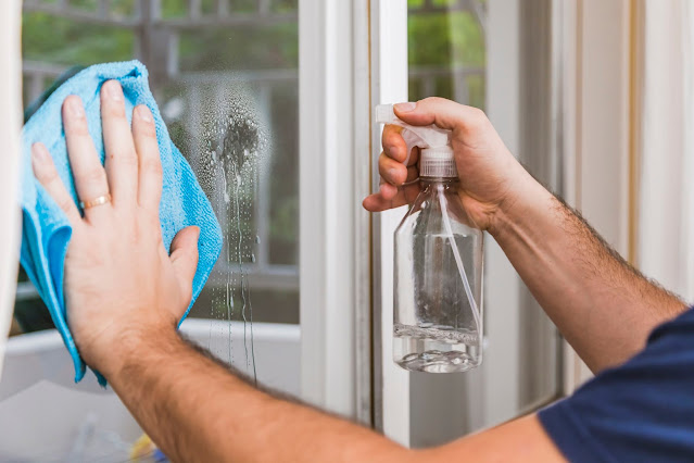 How To Clean Windows With Homemade Window Cleaner