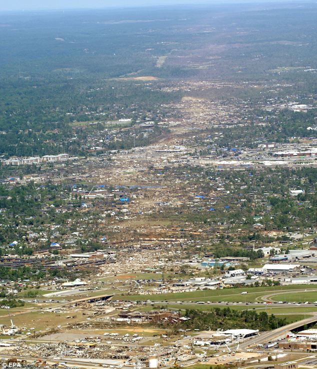 tuscaloosa tornado 2000. tuscaloosa tornado pictures.