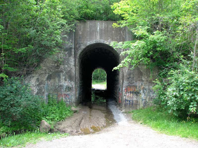 Screaming Tunnel Ghost Story in Hindi Niagara falls Ontario Images