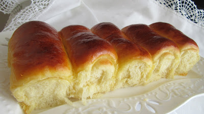 Domaće mliječne kiflice pjenaste i lagane / Homemade milk rolls soft and fluffy