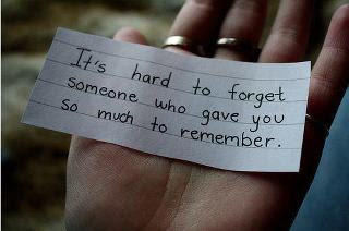 Hearts Pictures  Quotes on Heart Broken  Sad Quotes   It S Hard To Forget