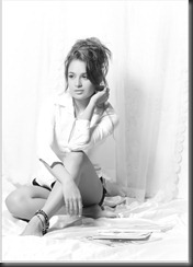 Actress _Yuvika _hot_sitt_pic1