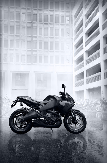Buell 1125CR on a Rainy Day in San Francisco