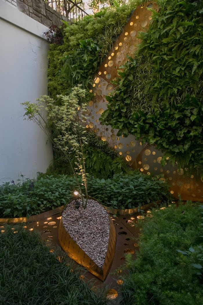 Casa FOA 2017: Patio interno Peek-a-boo - Fabiana Sambresqui