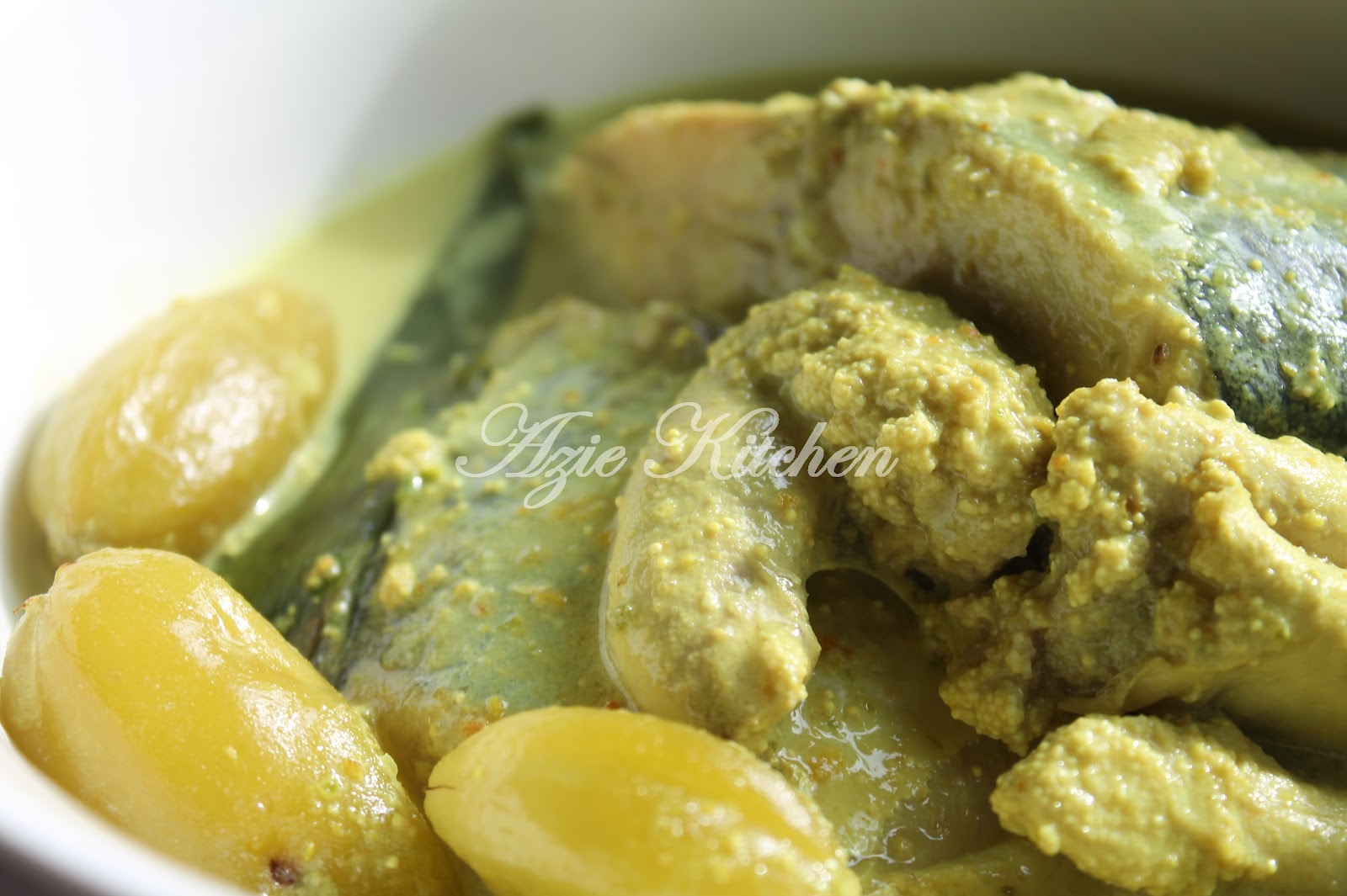 Masak Lemak Cili Api Ikan Parang Dg Belimbing Buluh - Azie 