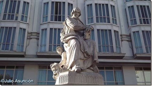 Monumento a Calderón de la Barca