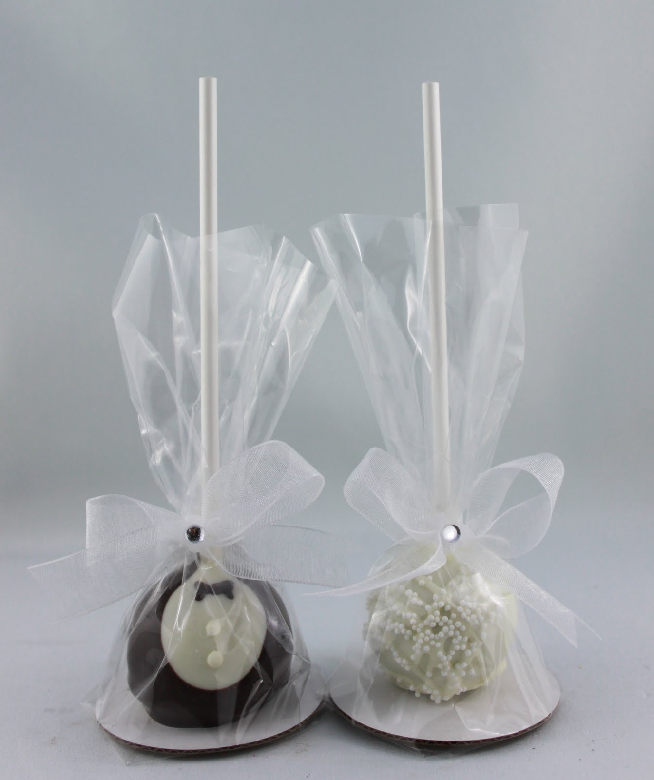 wedding cake pops Wedding Cake Pops