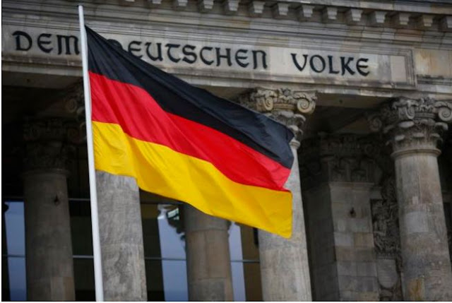 Πολεμικές αποζημιώσεις: Η αλήθεια και στα γερμανικά :Η γερμανική μετάφραση του βιβλίου «Η διεκδίκηση των γερμανικών οφειλών προς την Ελλάδα»