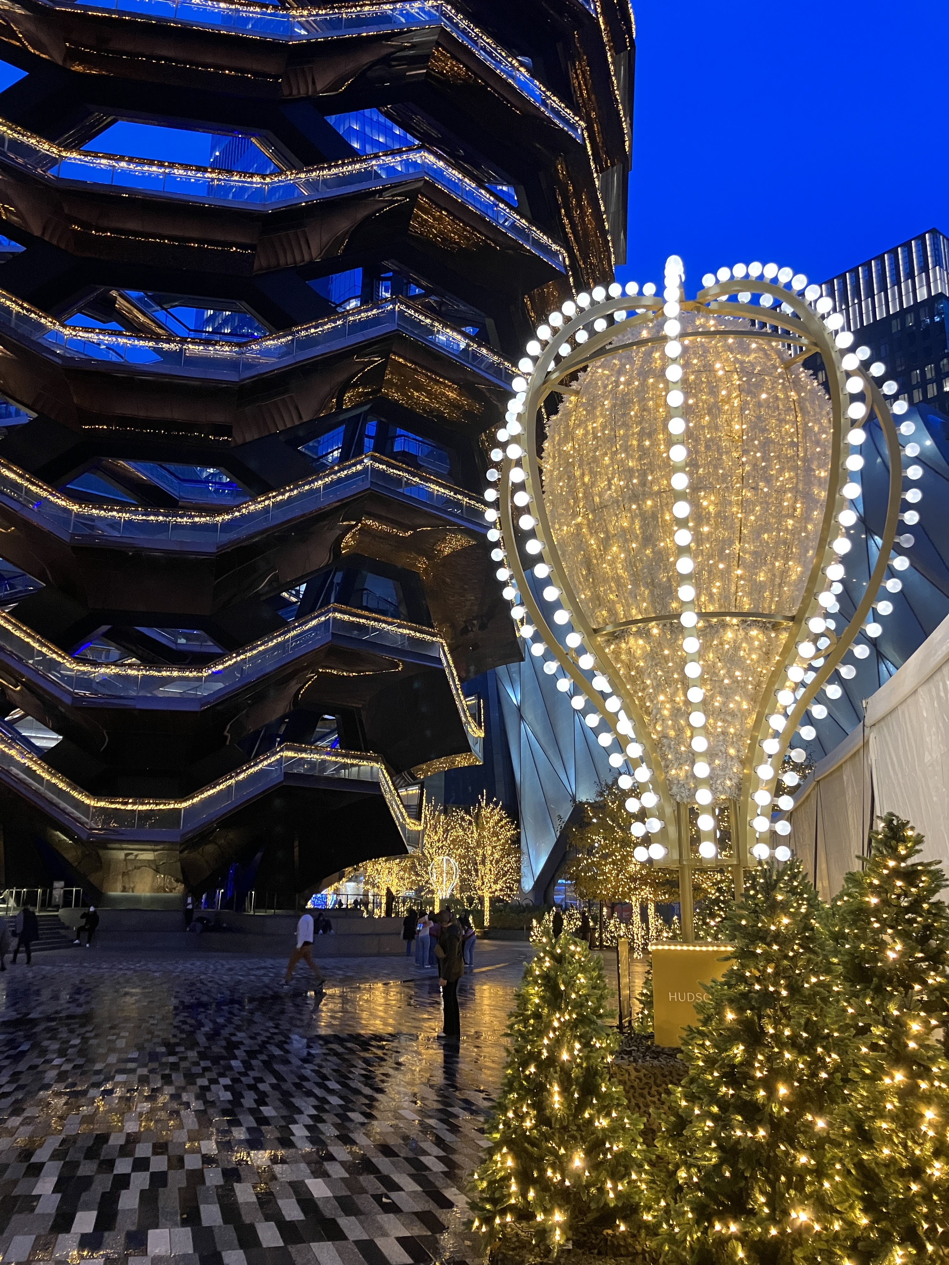 Hudson Yards Christmas Lights, What to do in NYC at Christmas, Christmas in NYC Itinerary, Three Days in NYC at Christmas, New York at Christmas, NYC Christmas Bucket List