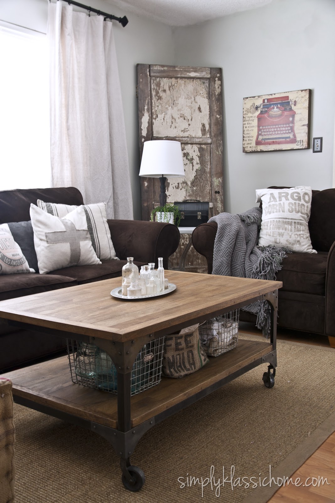 Best 25 Brown Sofa Decor Ideas On Pinterest Dark Couch Living