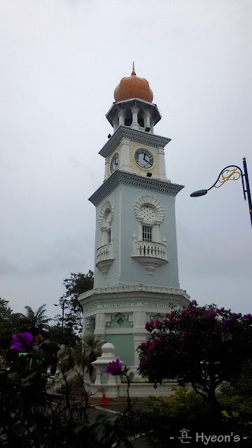 queen victoria memorial clock tower