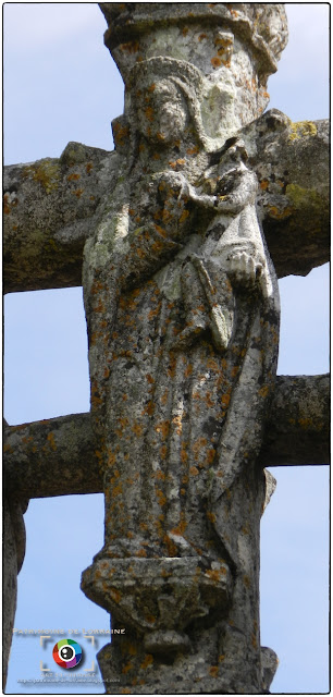 FRENELLE-LA-GRANDE (88) - Croix-calvaire des 7 Sacrements (1585)