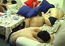 世界新闻——台湾破获男同性恋淫乱聚会100个人有19人中爱滋病的世界记录！