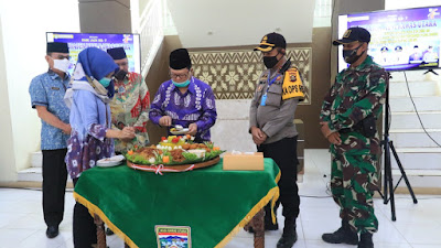 Hari Jadi Kabupaten Muratara Ke -7 Dirayakan Dengan Potong Tumpeng dan Berdoa