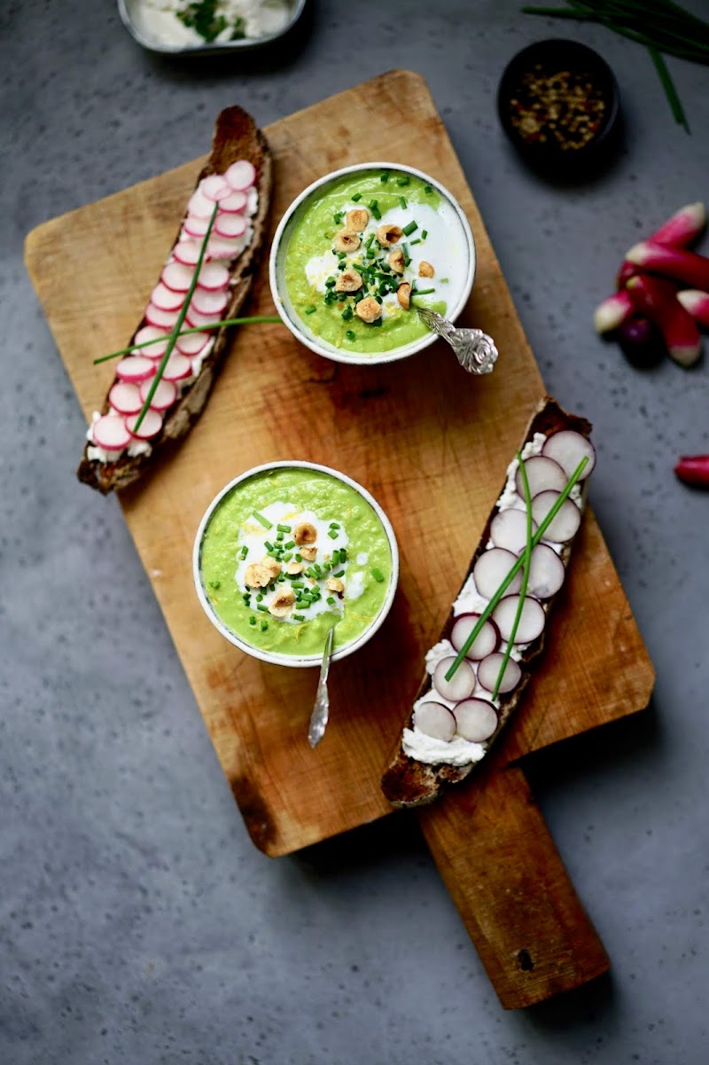 lait fermenté , lait ribot , petits pois , avocat , soupe froide légère , entrée d'été 