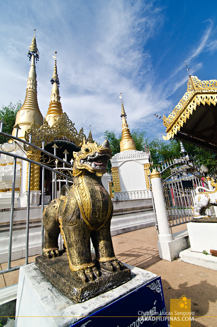 Pai Walking Street Temple