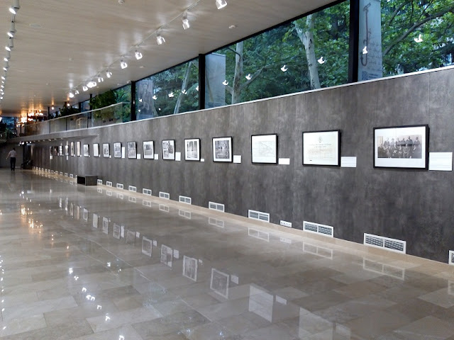 グルジア国立公文書館展示室　Exhibition hall