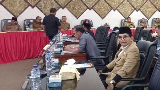 Rapat Paripurna Penyampaian Tiga Ranperda Inisiatif Pemerintah Kota Padang