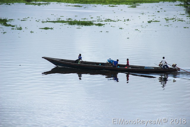 Iquitos Lancha en Amazonas