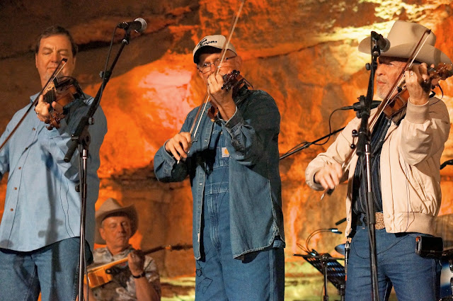 VINCE GILL, TIME JUMPERS, CUMBERLAND CAVERNS, MCMINNVILLE TN, BLUEGRASS UNDERGROUND