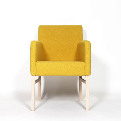  Fauteuil moderne pieds bois massif tissu jaune made-in-meubles.com