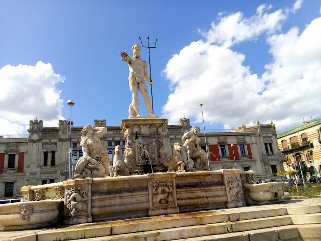 Neptune Fountain, Messina