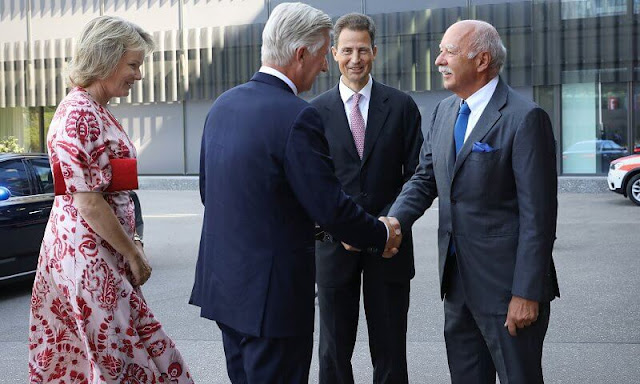 Queen Mathilde wore a printed silk midi dress by Etro. Grand Duchess Maria Teresa and Hereditary Princess Sophie