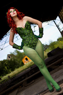 poison ivy cosplay ideas, poison ivy cosplay tutorial, poison ivy halloween costume, poison ivy halloween costume diy, harley quinn cosplay costume, catwoman cosplay costume, creativecosplaydesigns.blogspot.com